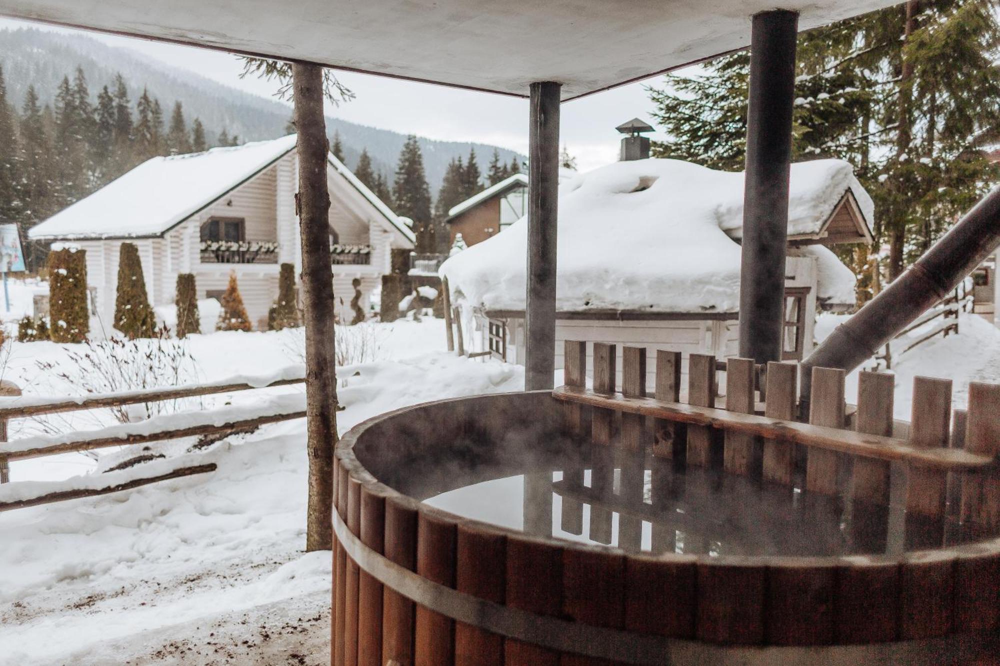 Hotel Vedmezhyi Dvir Bukovel Eksteriør bilde