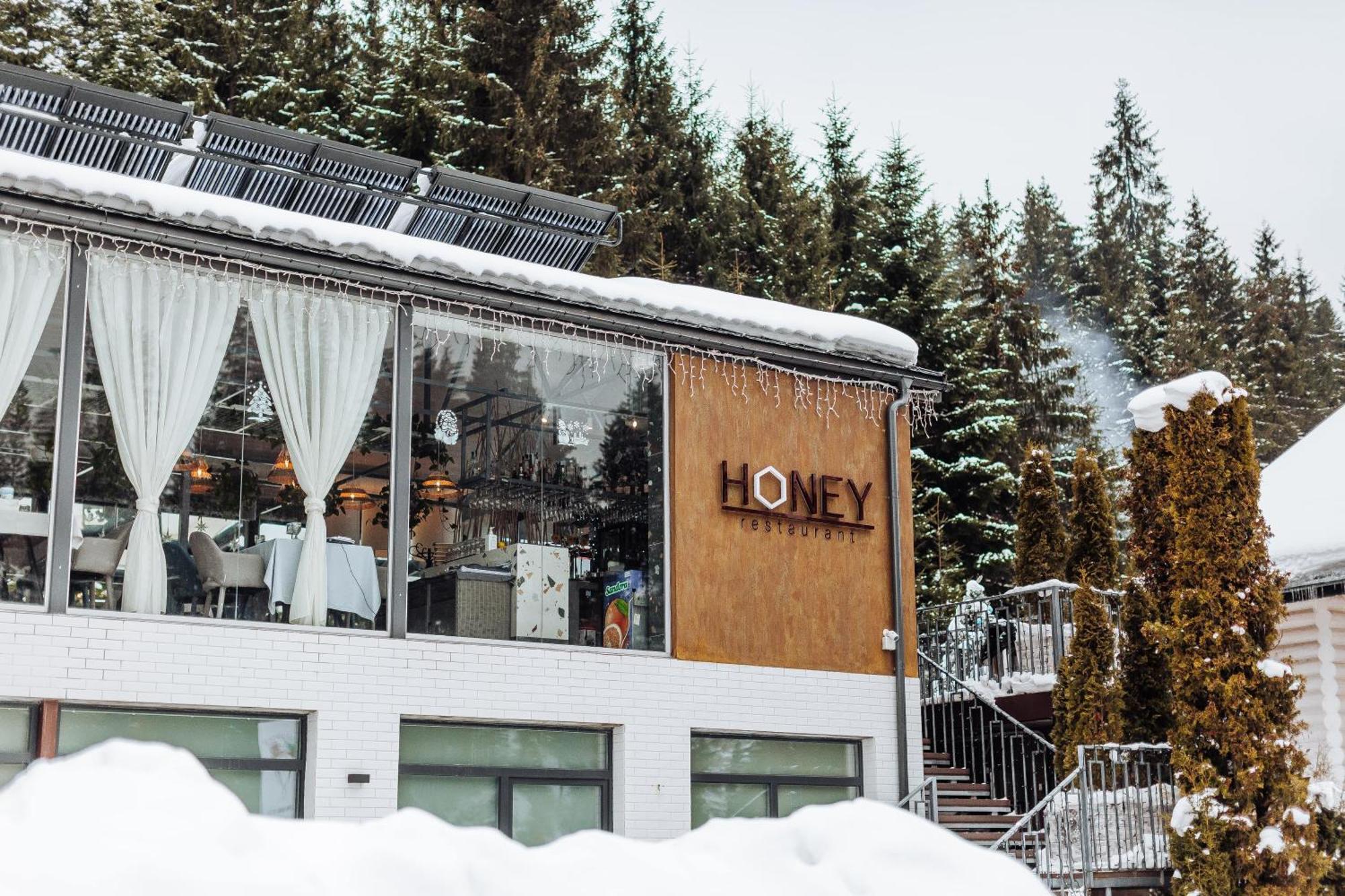 Hotel Vedmezhyi Dvir Bukovel Eksteriør bilde