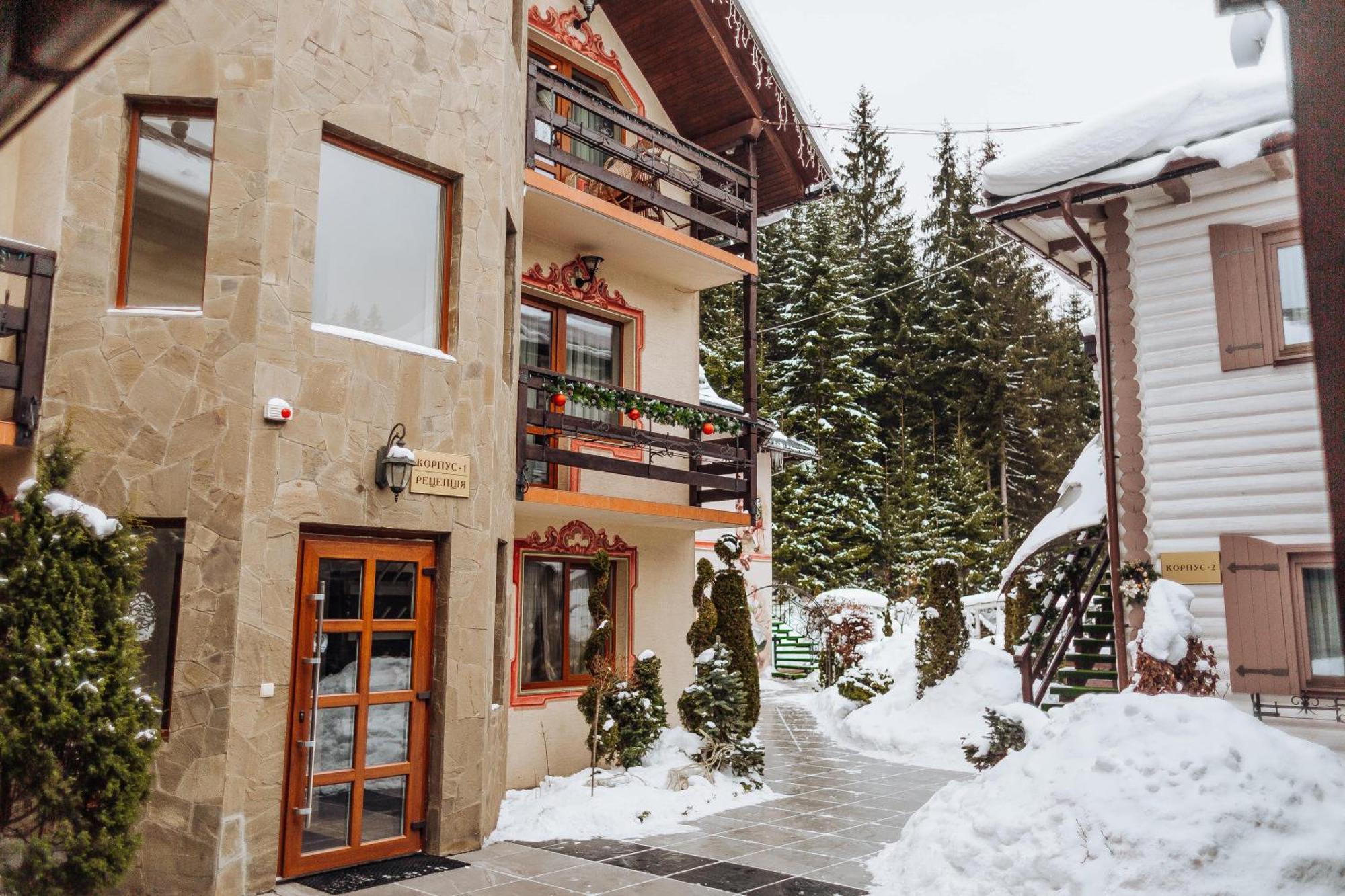 Hotel Vedmezhyi Dvir Bukovel Eksteriør bilde
