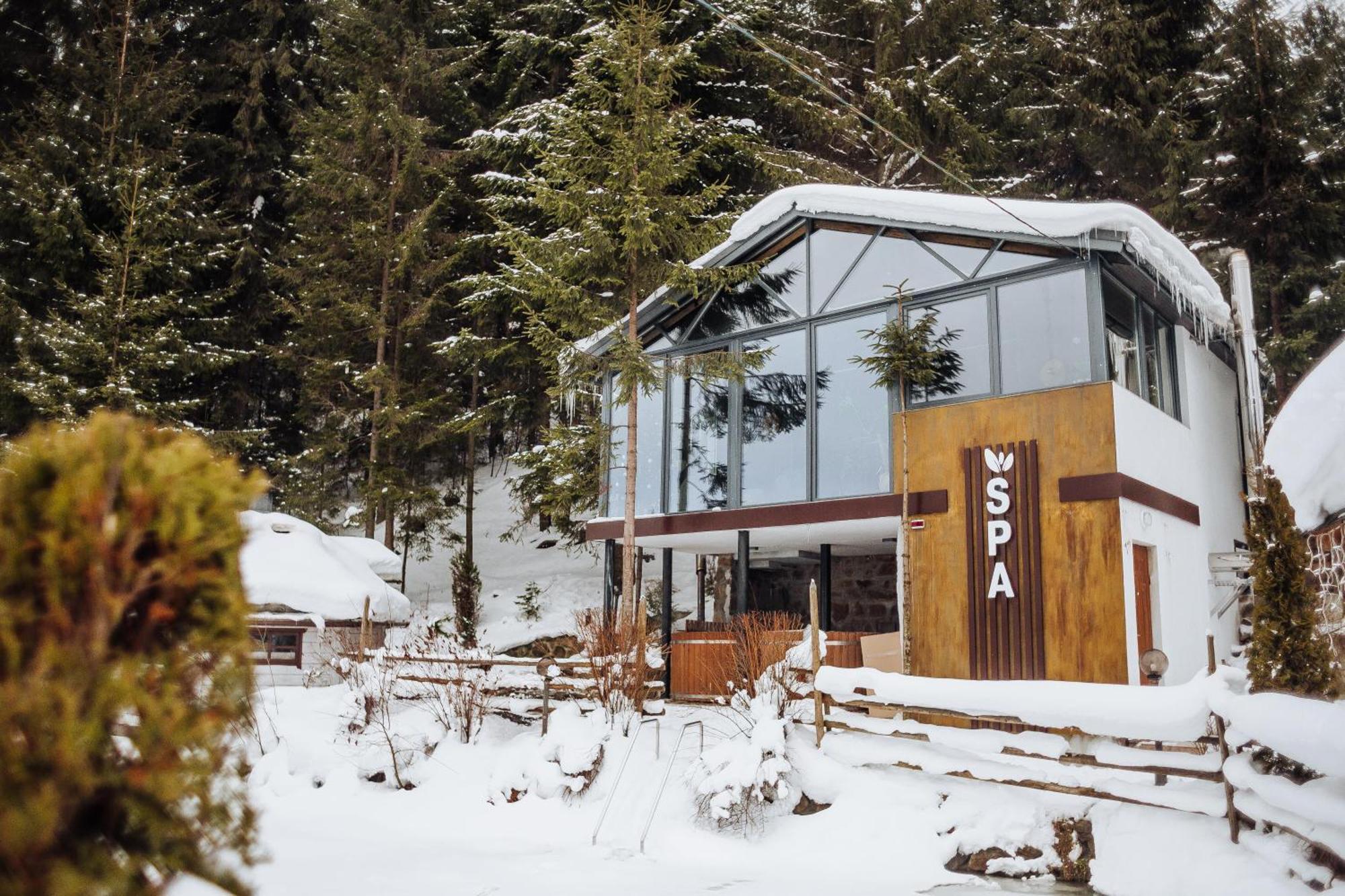Hotel Vedmezhyi Dvir Bukovel Eksteriør bilde